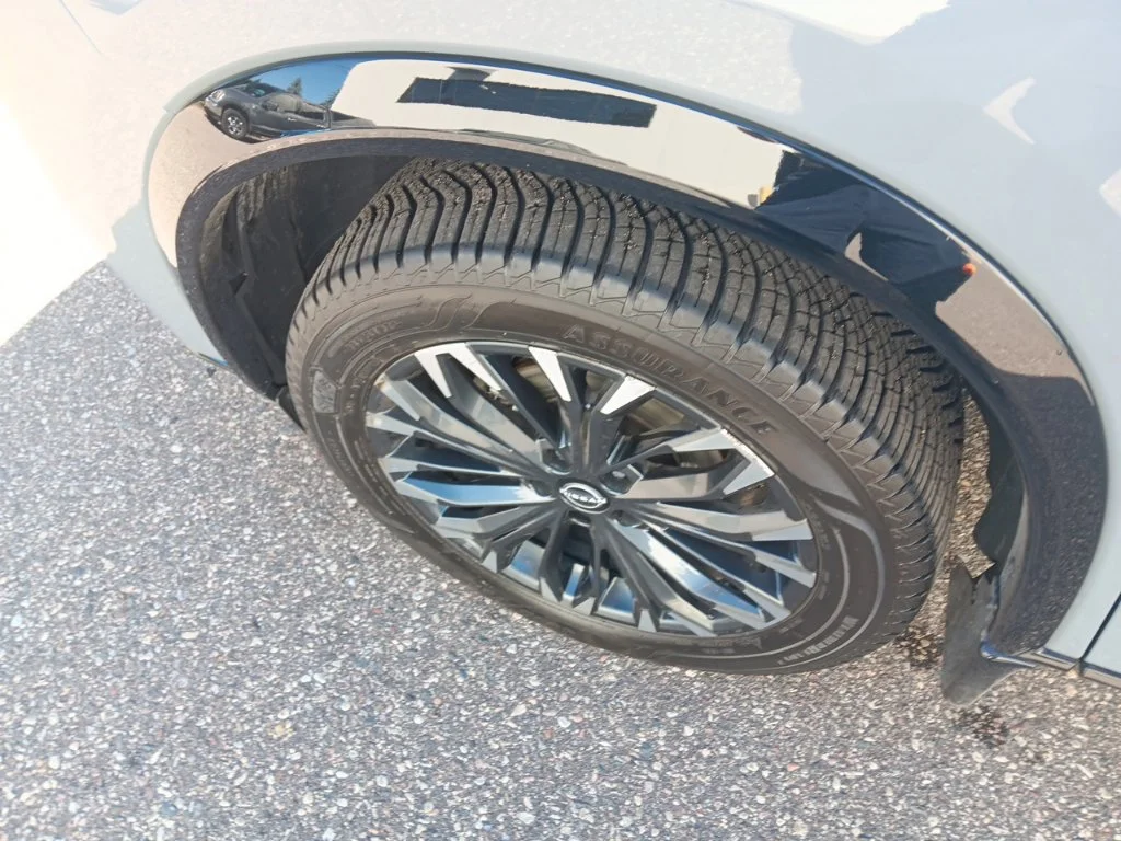 Used 2025 Boulder Gray Pearl Nissan Platinum image 16