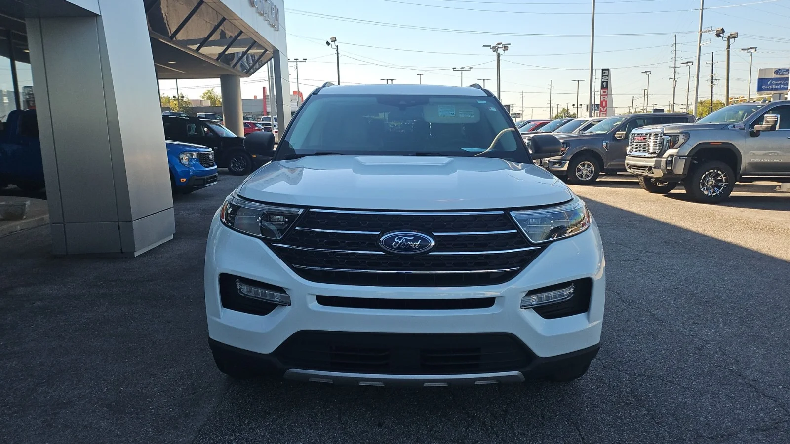 Used 2021 Star White Metallic Tri-Coat Ford XLT 4WD image 7