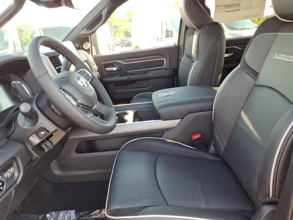 New 2027 Diamond Black Crystal Pearlcoat RAM Laramie image 9