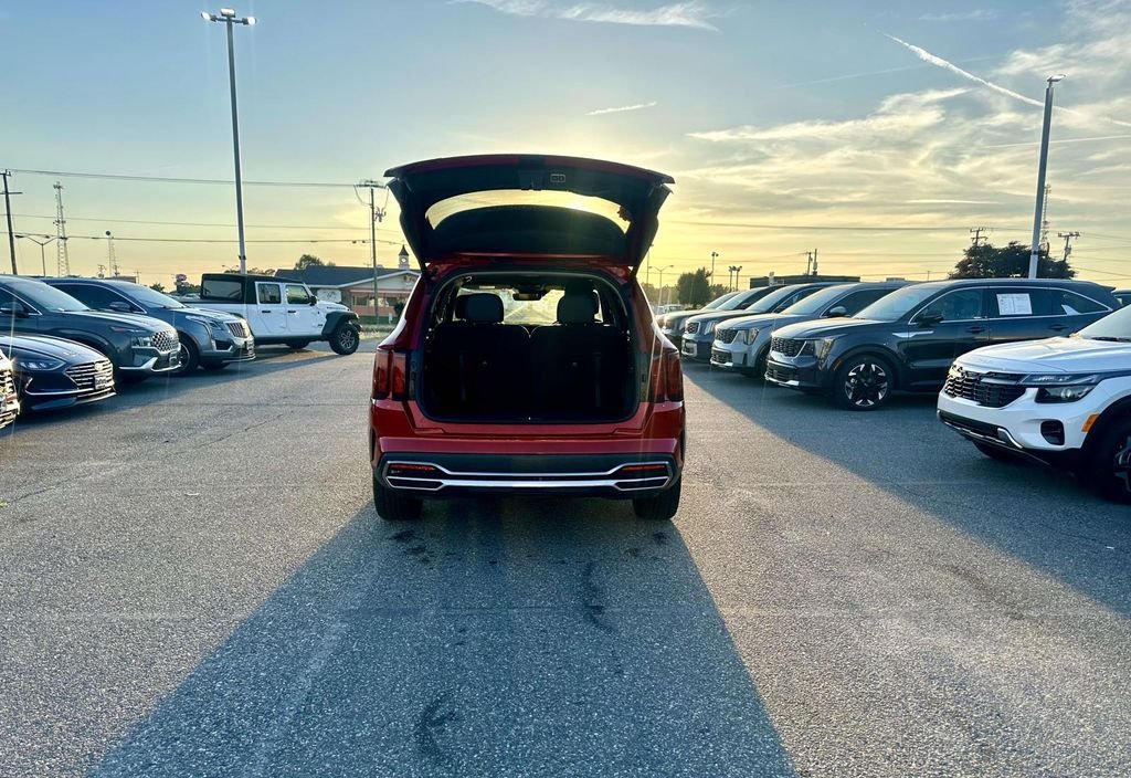 Used 2023 Red Kia EX image 12