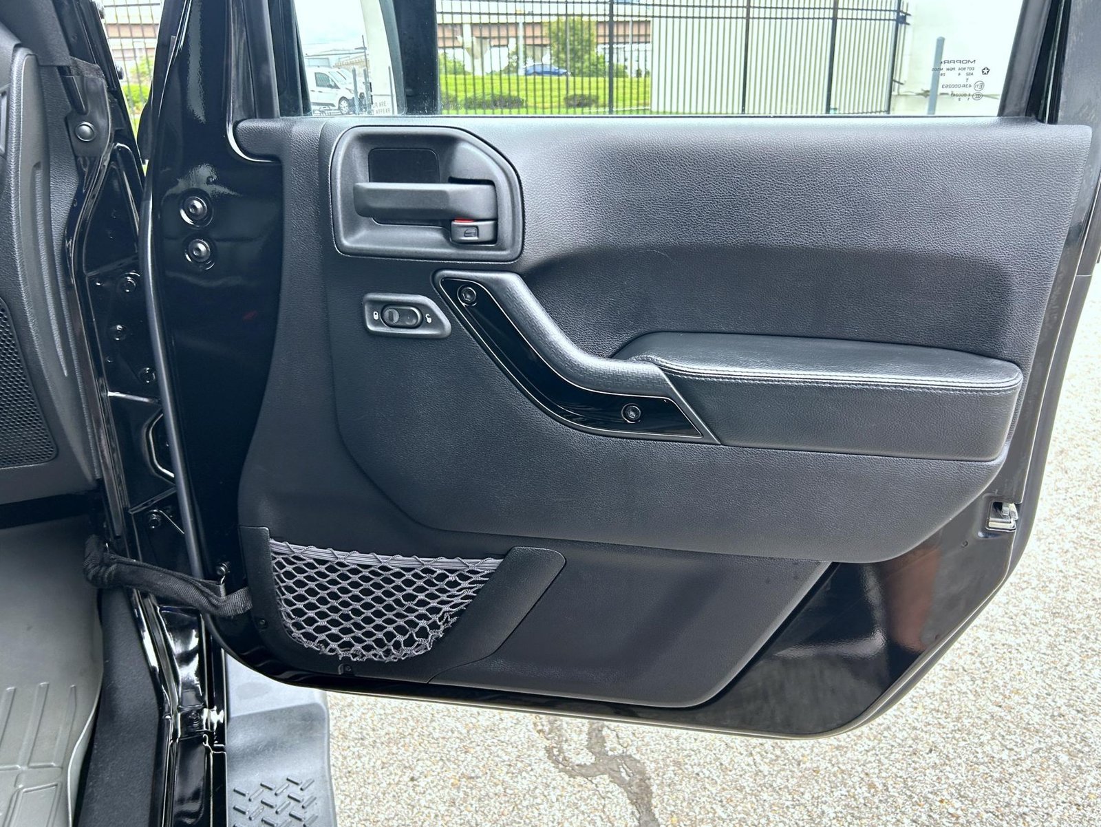 Used 2014 Black Jeep Unlimited Altitude image 21