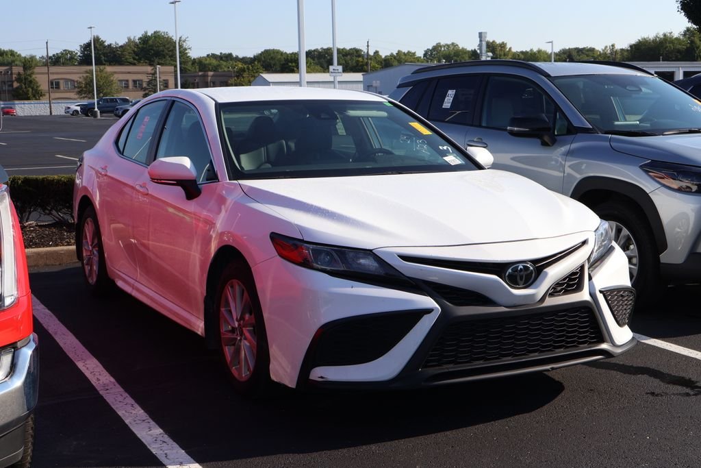Used 2024 White Toyota SE image 3