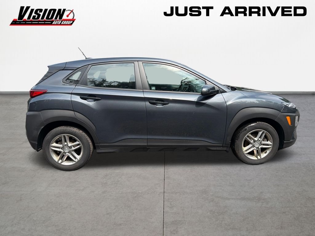 Used 2019 Gray Hyundai SE image 4
