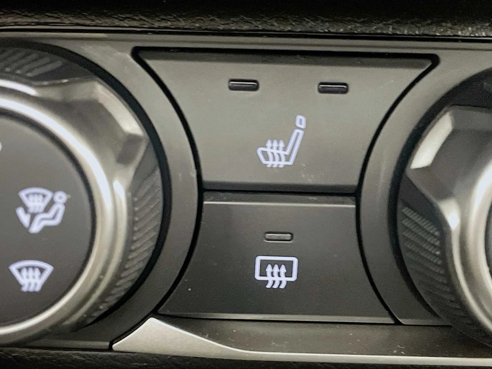 Used 2025 Super Black Nissan SV image 17