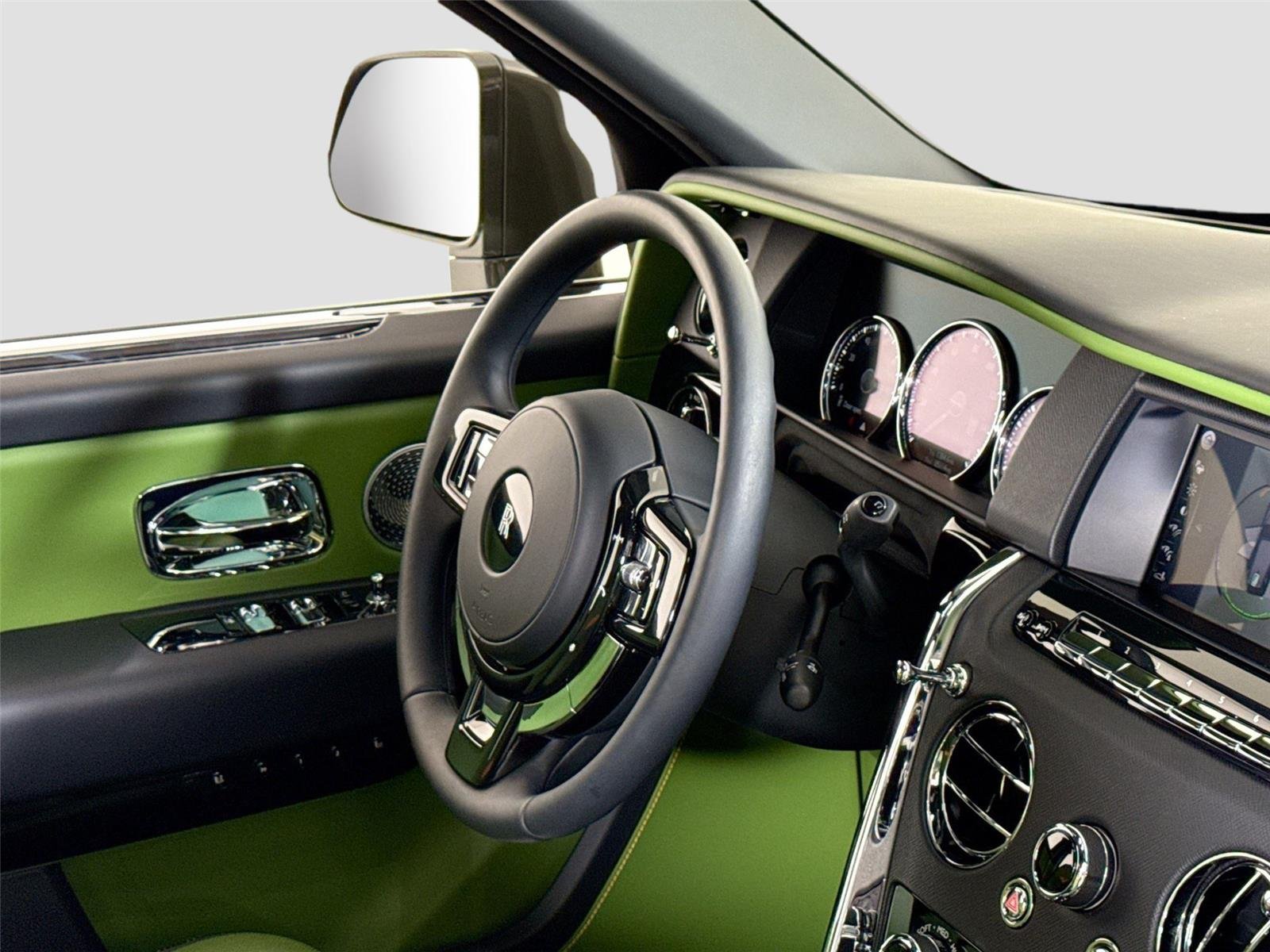 Used 2024 Silver Rolls-Royce  image 37