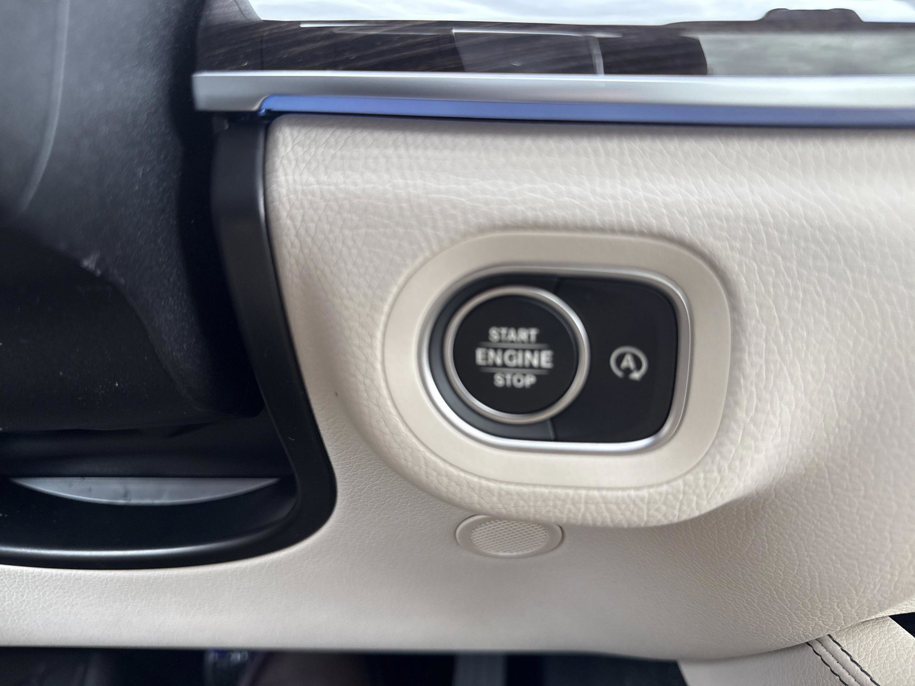 Certified Used 2026 Polar White Mercedes-Benz GLE 450 image 47