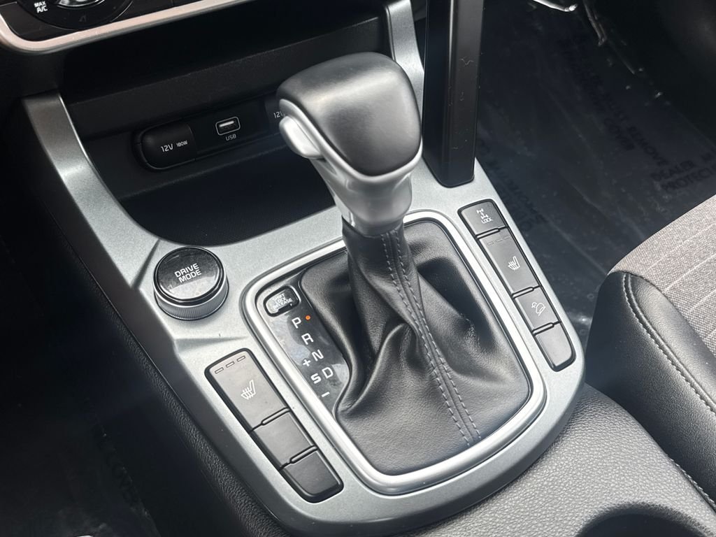 Used 2021 Black Kia S image 25