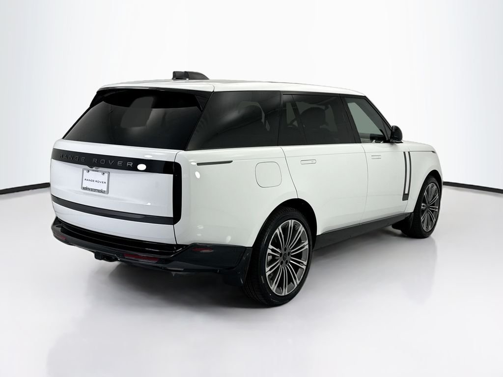 New 2026 Fuji White LAND ROVER SE 7 Seats image 5