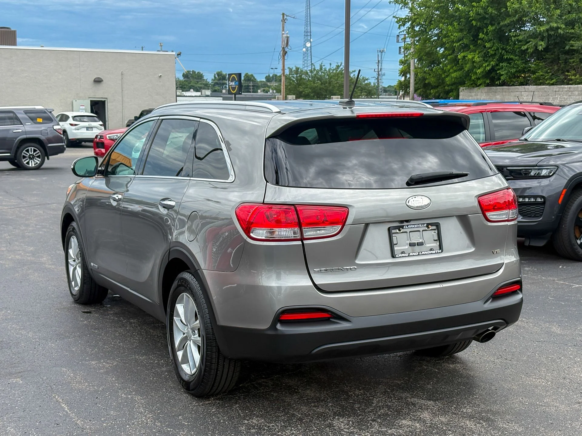 Used 2018 Silver Kia LX image 10