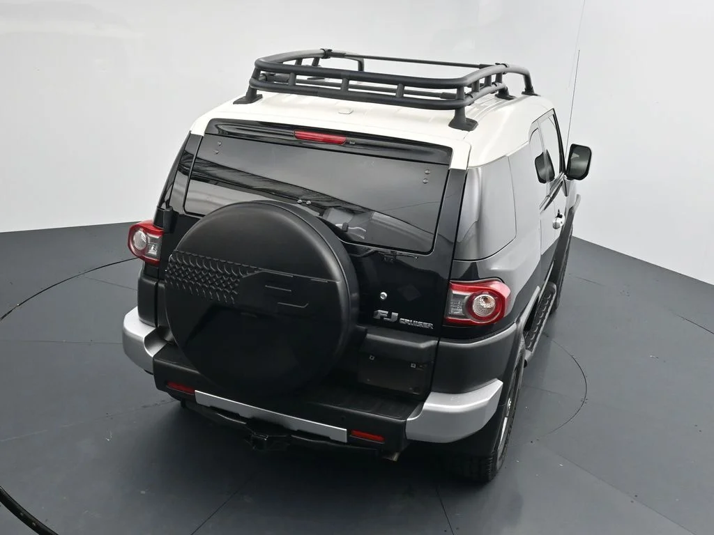 Used 2013 Black Toyota Base image 13