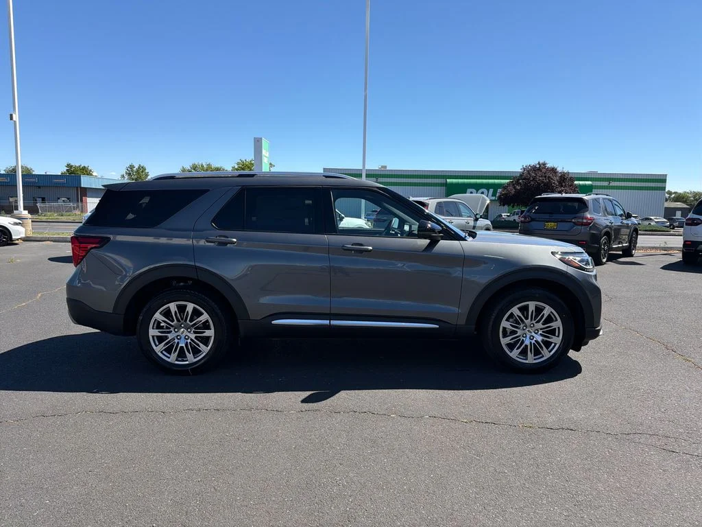 New 2026 Gray Ford Platinum image 6