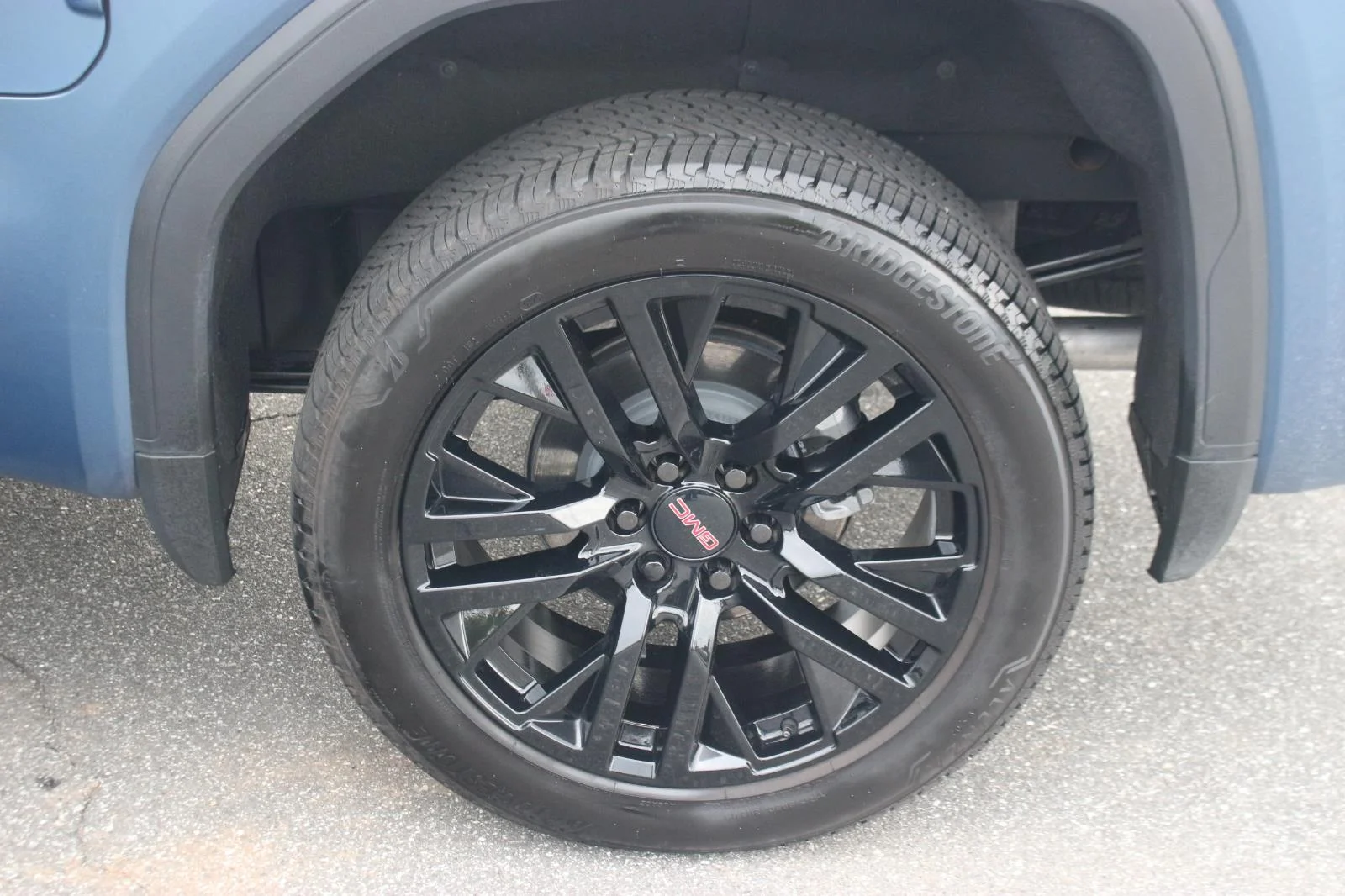 Used 2025 Downpour Metallic GMC Denali image 42