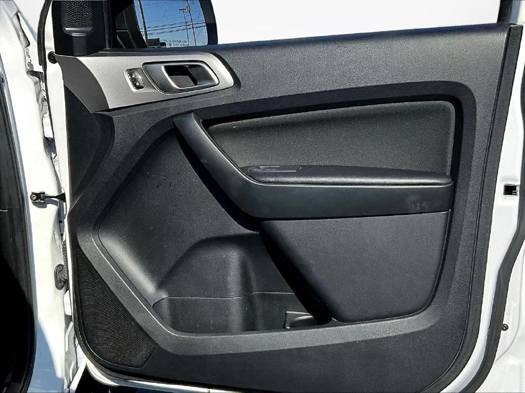 Used 2019 White Ford XLT image 29