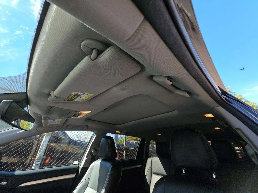 Used 2018 Black Toyota XLE image 5