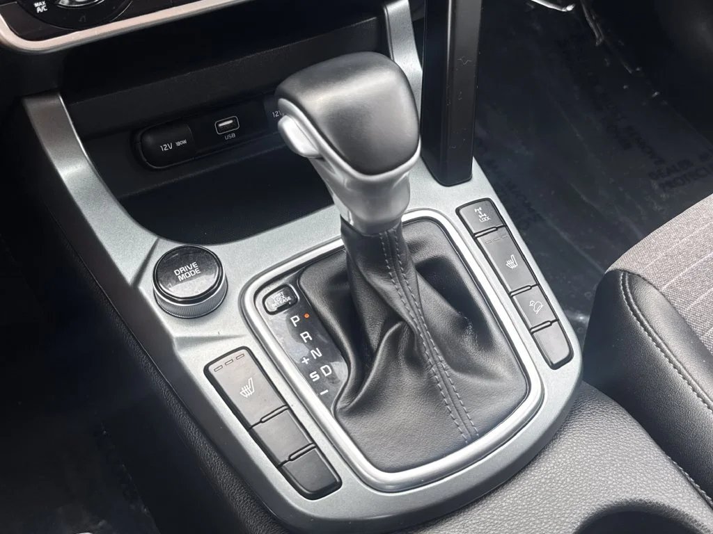 Used 2021 Black Kia S image 25