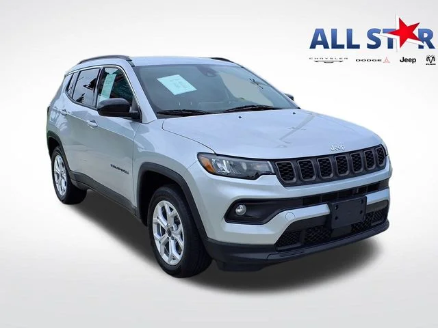 Used 2025 Silver Jeep Latitude image 1