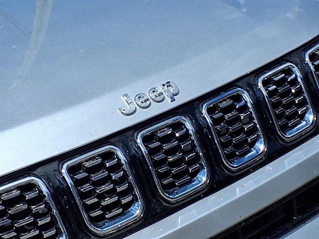 Certified Used 2024 Silver Zynith Clear Coat Jeep Limited image 29