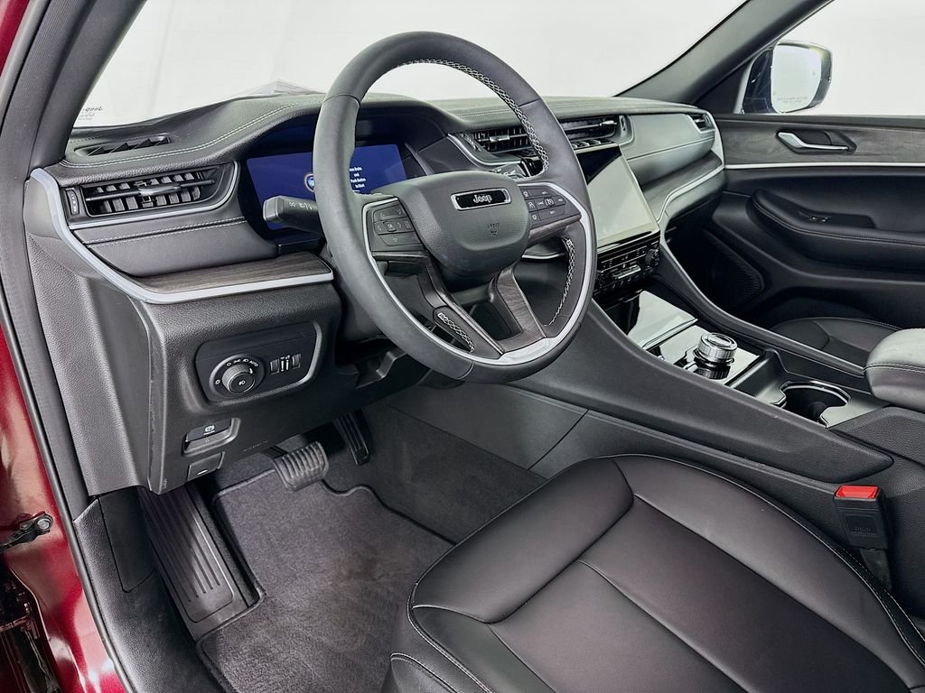 Used 2025 Red Jeep Limited image 4