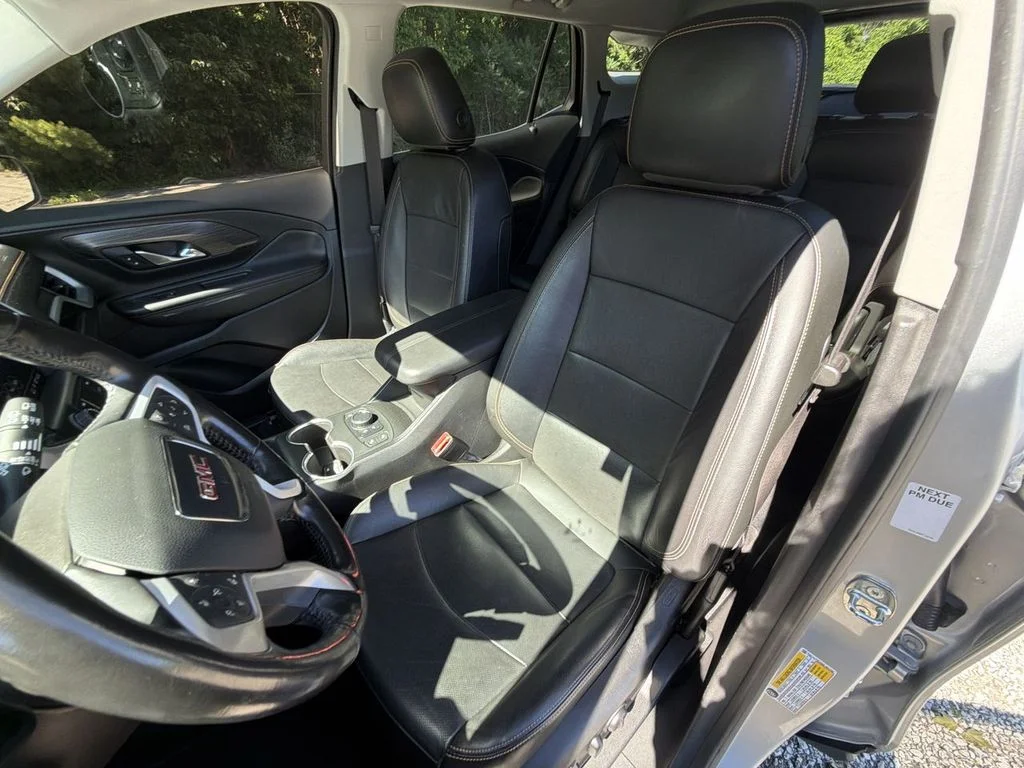 Used 2021 Silver GMC SLT image 20