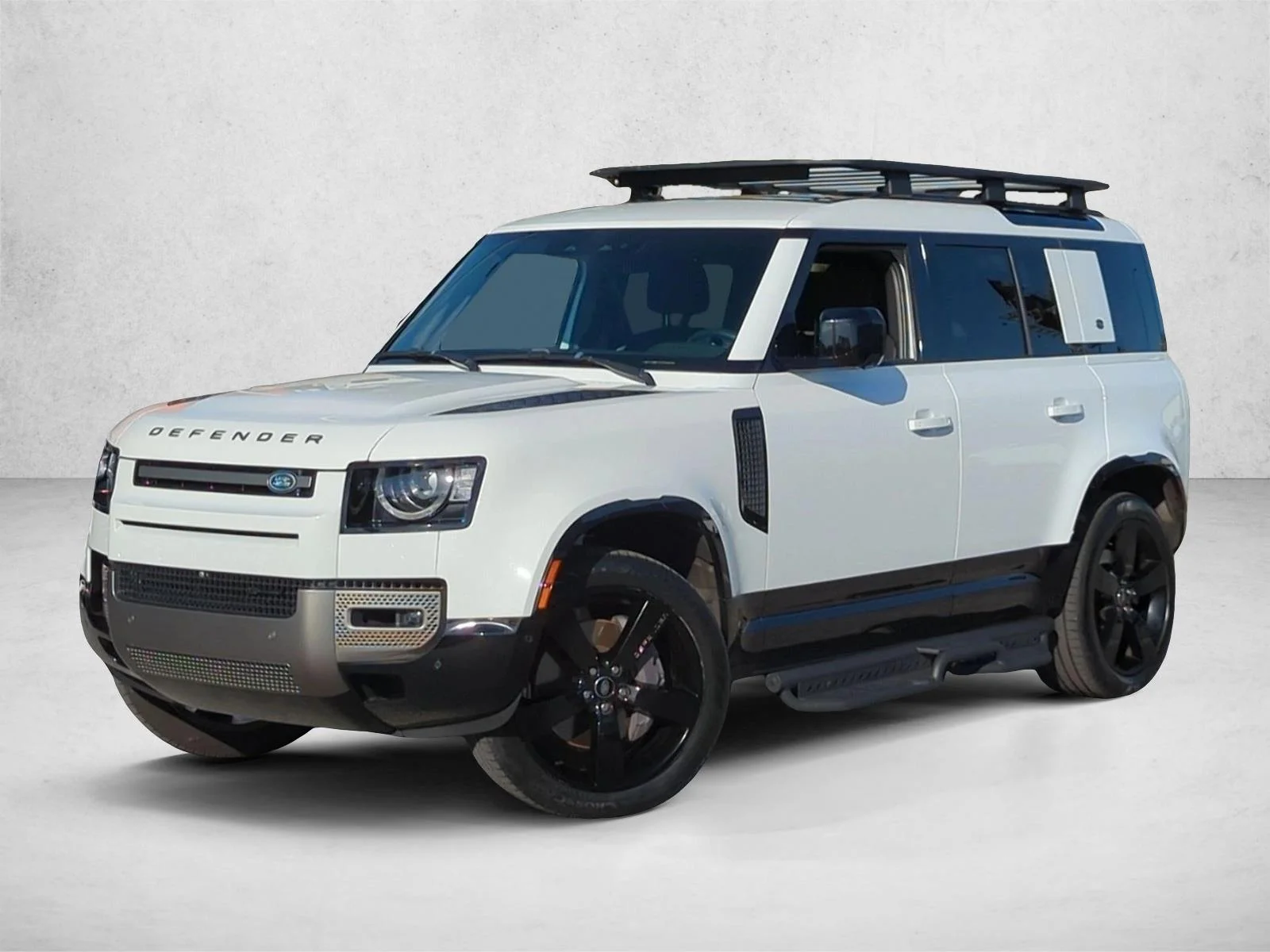 Used 2022 Yulong White Metallic Land Rover X-Dynamic SE image 1