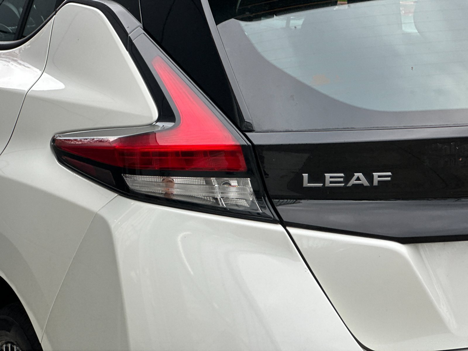 Used 2025 Super Black/Pearl White Nissan SV Plus image 24
