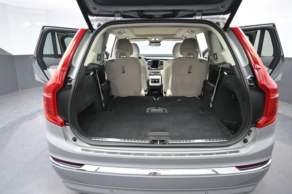 Certified Used 2024 Vapour Grey Volvo Plus image 10