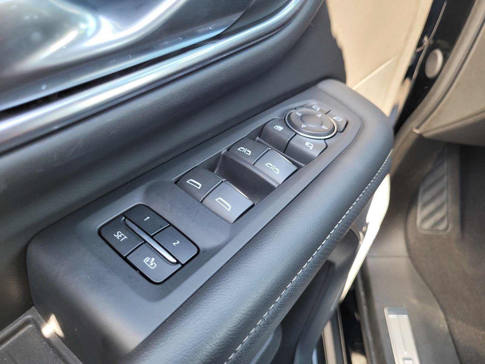 Used 2024 Black Chevrolet Premier image 27