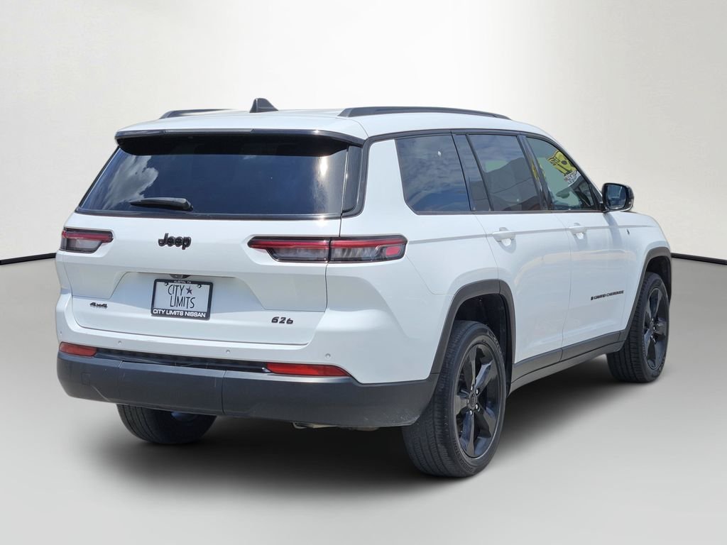 Used 2023 White Jeep Altitude image 5