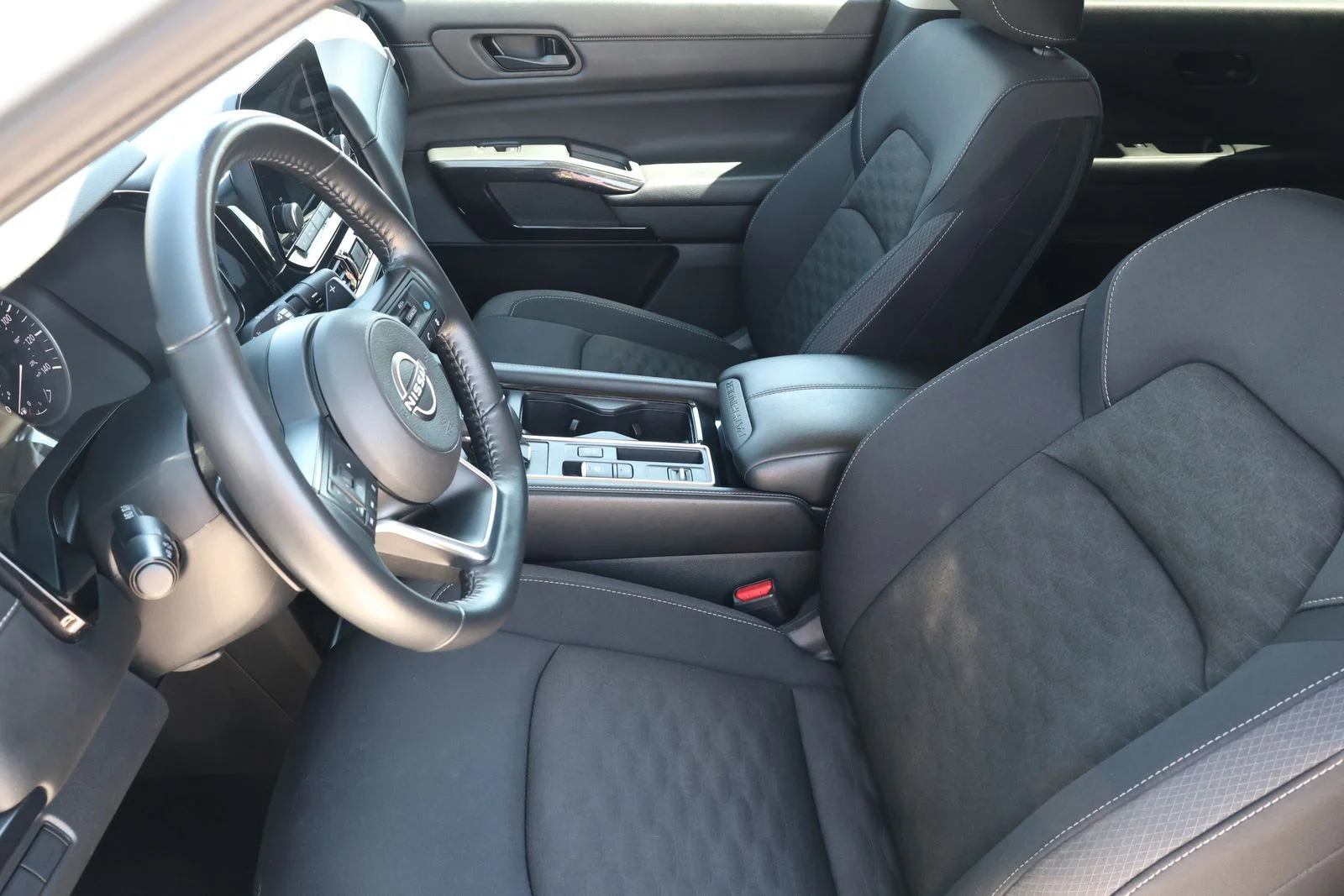 Used 2024 White Nissan SV image 15
