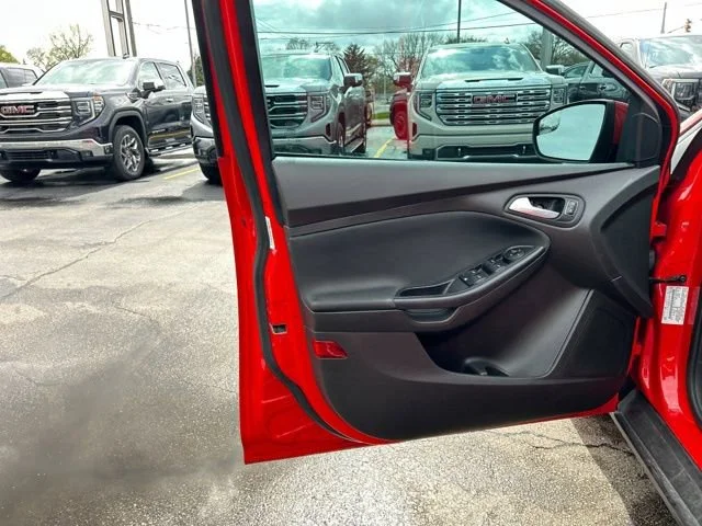 Used 2016 Gray Ford SE image 24