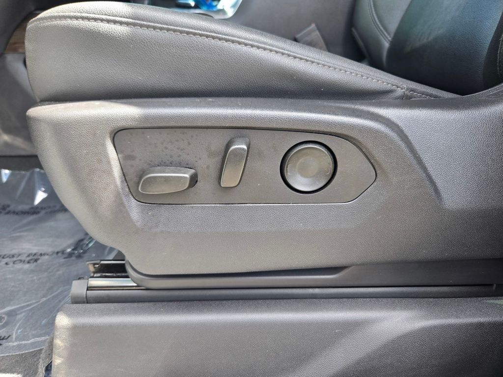 Used 2024 White Chevrolet RST image 11