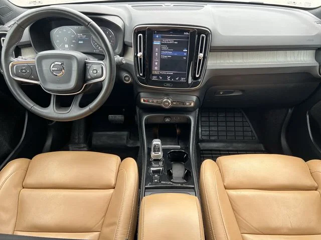 Used 2019 White Volvo T5 Inscription image 10