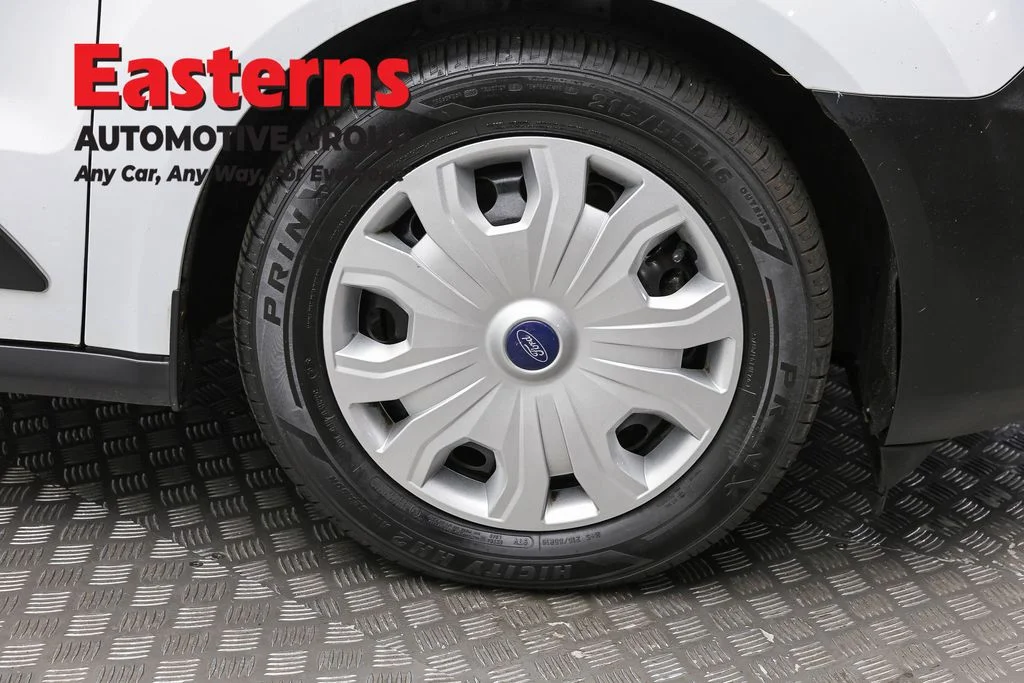 Used 2020 White Ford XL image 31