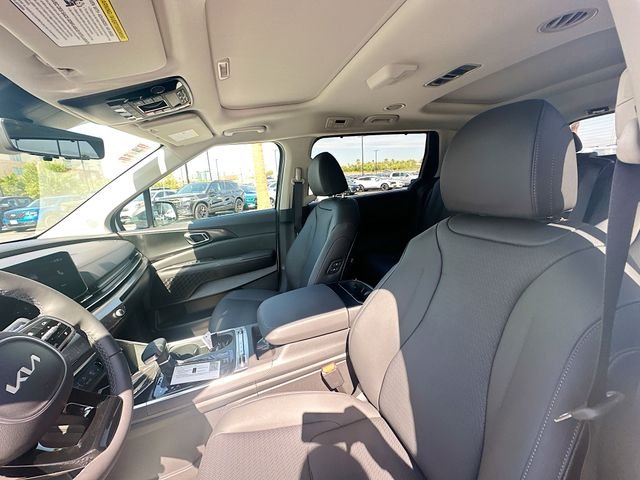 New 2026 Snow White Pearl Kia SX Prestige image 22