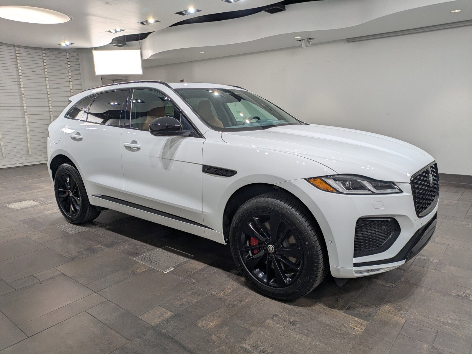 2026 Jaguar F-Pace R-Dynamic S - Photo 28