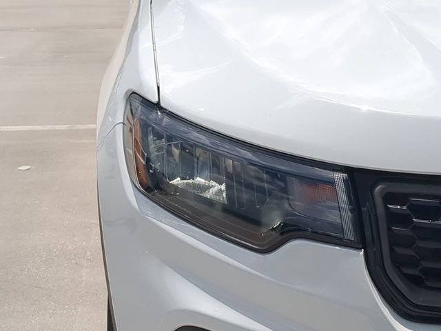 New 2026 Bright White Clearcoat Jeep Latitude image 10