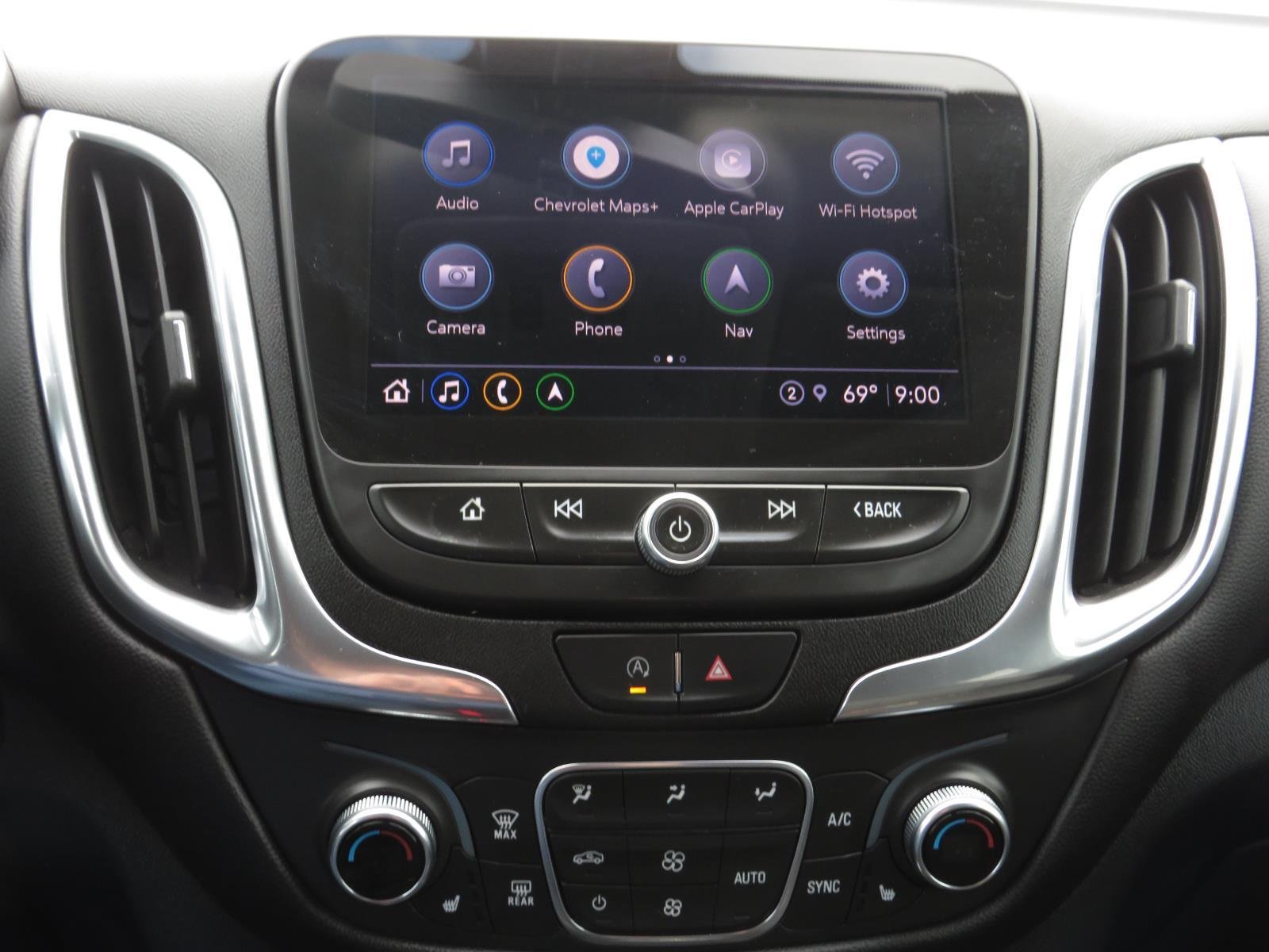 Used 2022 Silver Ice Metallic Chevrolet LT image 27
