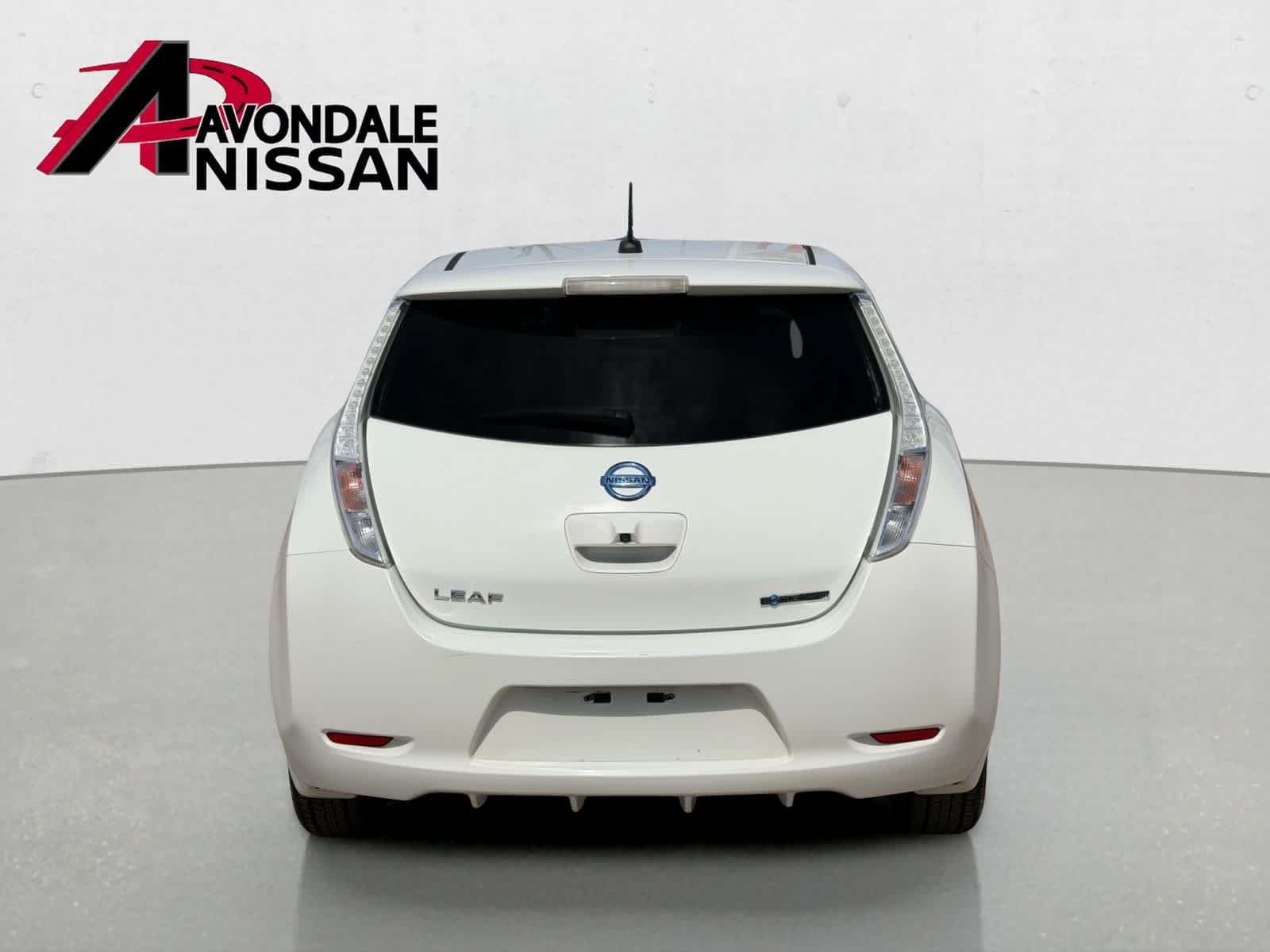 Certified Used 2017 Glacier White Nissan S image 5
