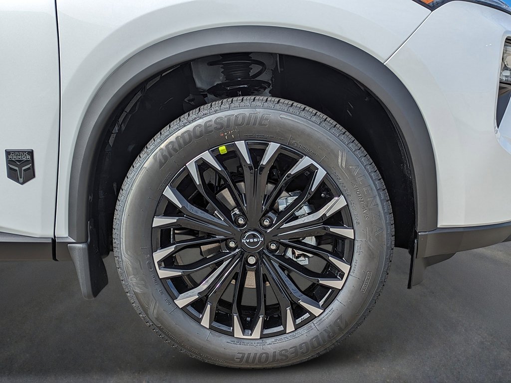 New 2026 Everest White Pearl TriCoat Nissan Dark Armor™ image 9