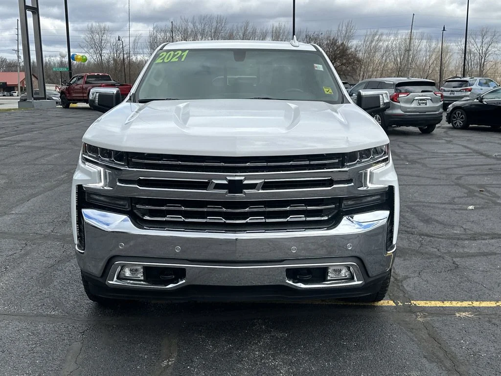 Used 2021 White Chevrolet LTZ image 3