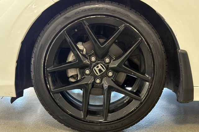 Certified Used 2025 Platinum White Pearl Honda Sport image 34