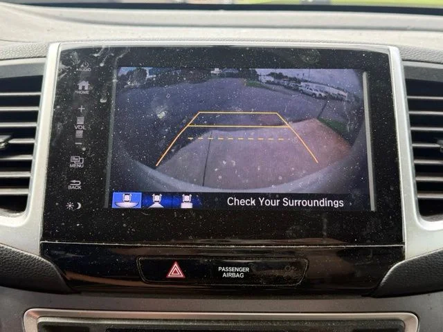 Used 2018 White Honda EX-L image 28