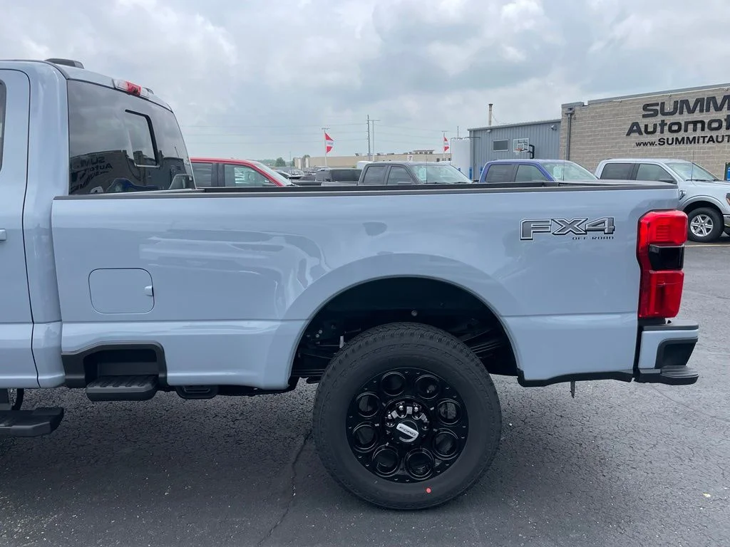New 2026 Glacier Gray Metallic Tri-Coat Ford F-250® Lariat® image 44