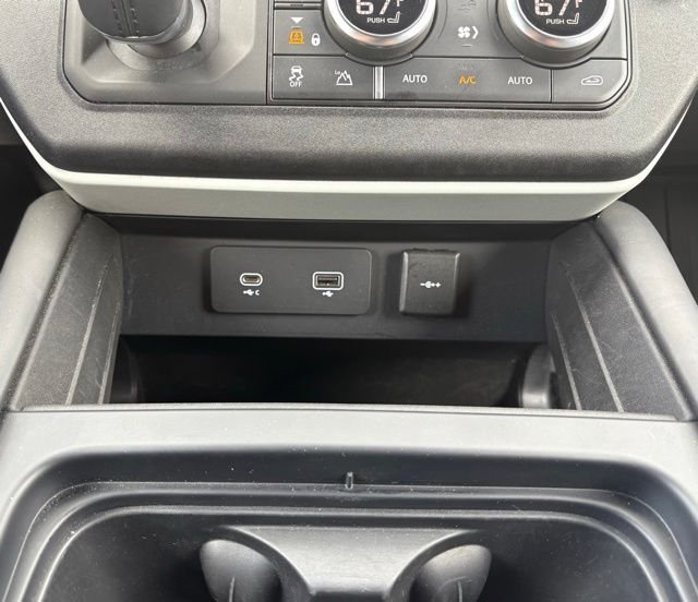 Certified Used 2023 Silver Land Rover X-Dynamic SE image 35