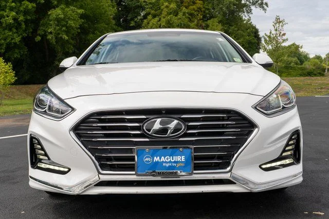 Used 2019 White Hyundai Base image 3