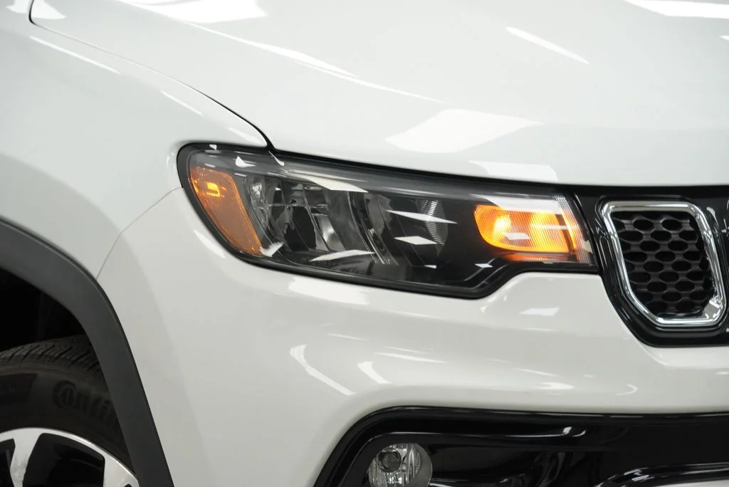 Used 2024 White Jeep Limited image 11