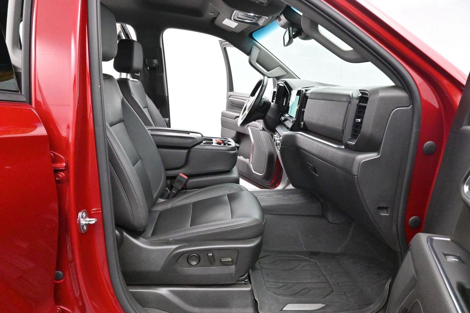Used 2022 CAYENNE RED TINTCOAT GMC SLT image 30