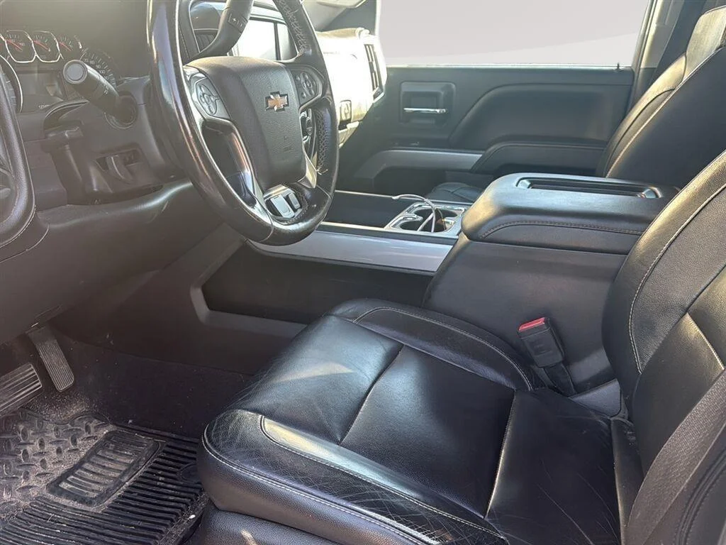 Used 2019 Silver Ice Metallic Chevrolet LTZ image 2
