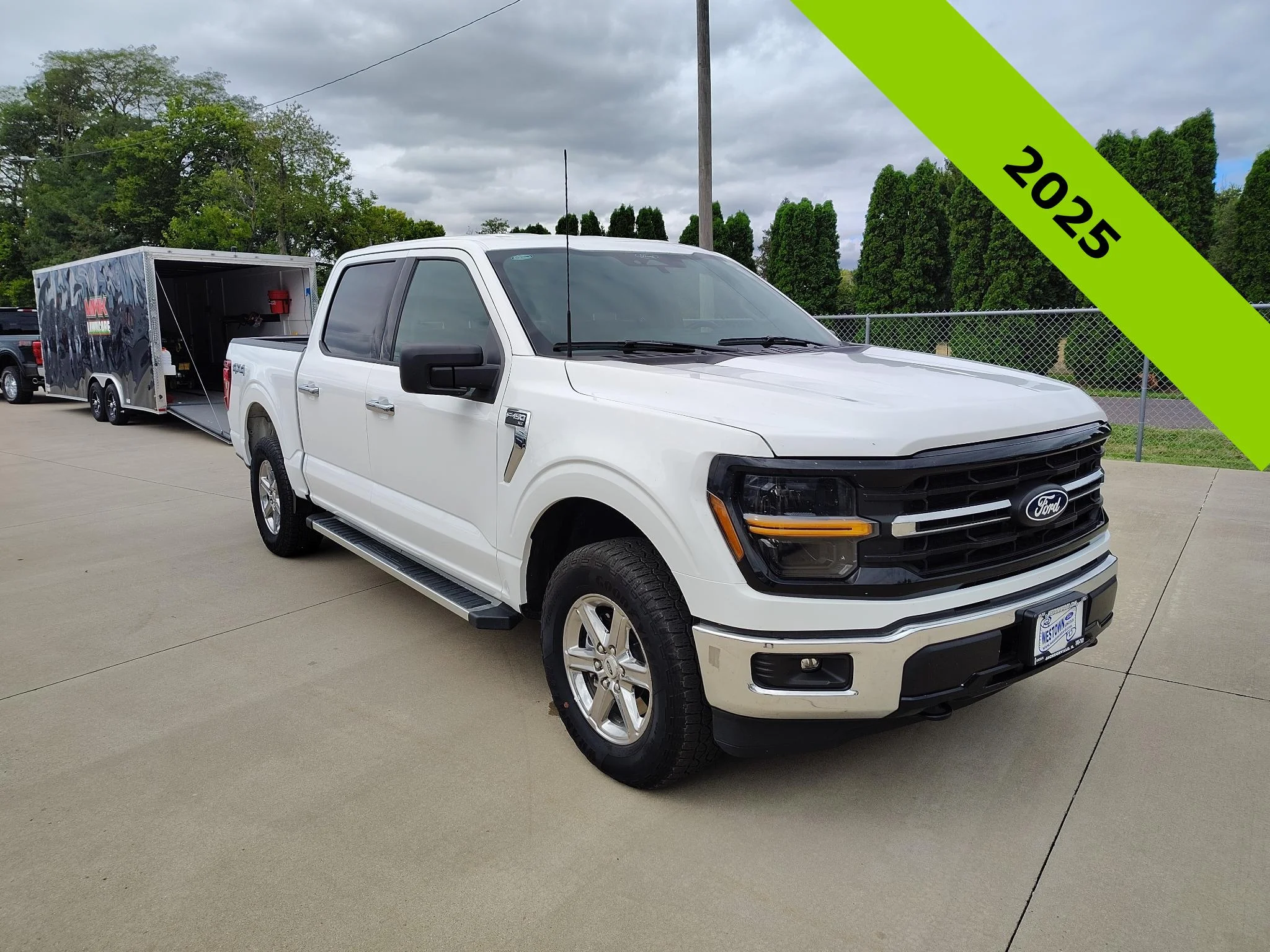 Used 2025 Oxford White Ford XLT image 7
