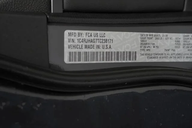 New 2026 Baltic Gray Metallic Clear-Coat Exterior Paint Jeep Laredo X image 39